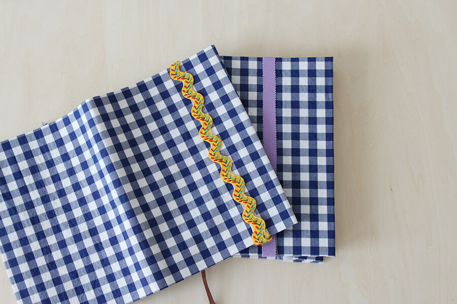 縫わずに簡単 両面テープで作れる かんたんブックカバーの作り方 Nunocoto Fabric