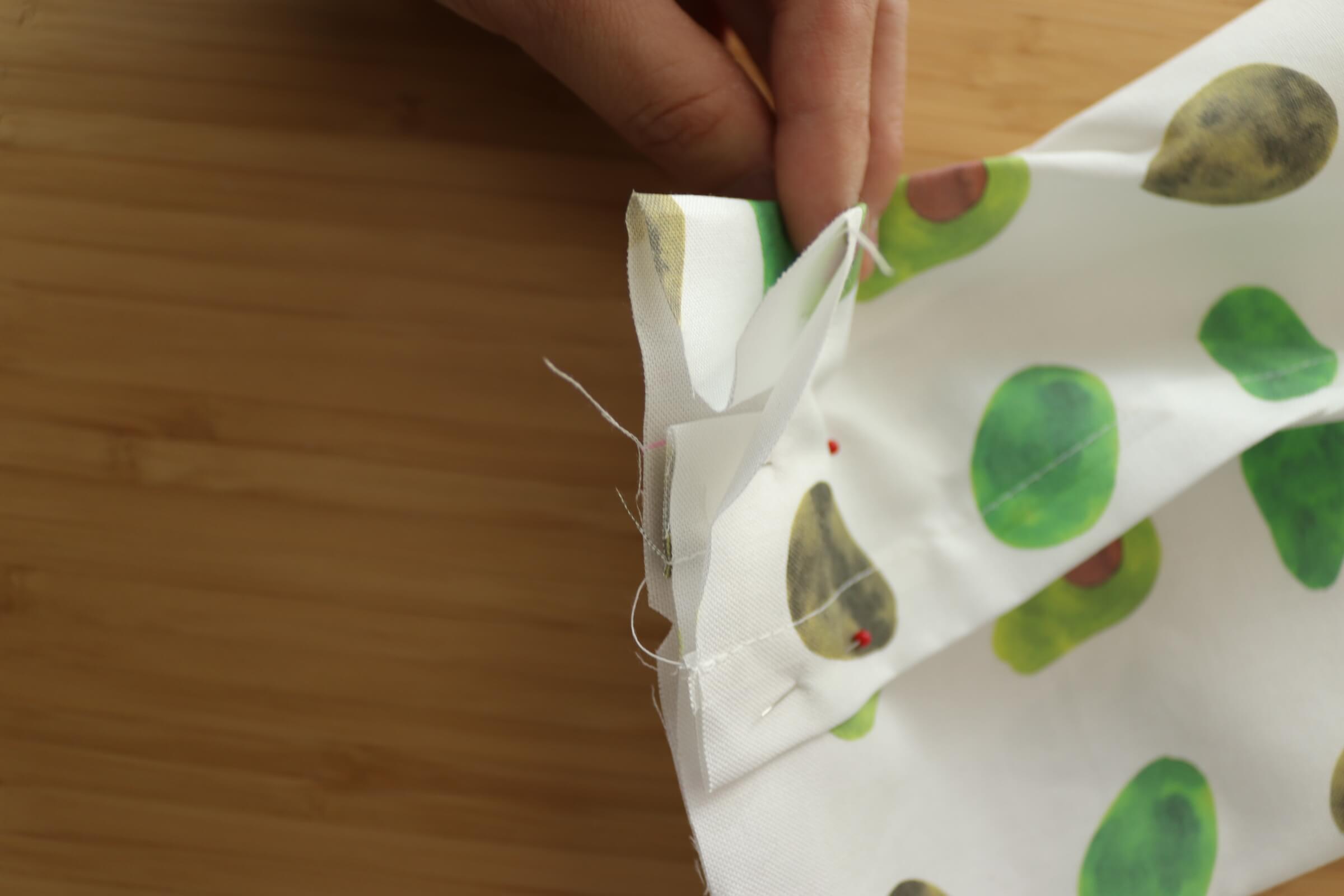 型紙不要 四角い布１枚を折りたたんで作る マチつきボックスティッシュカバーの作り方 Nunocoto Fabric