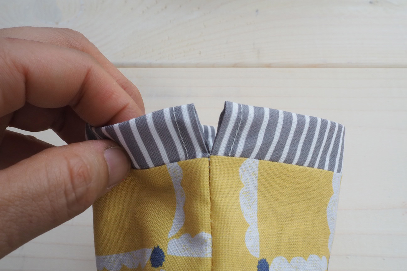 ２枚仕立てのバネ口ポーチ（ギャザータイプ）の作り方 nunocoto fabric