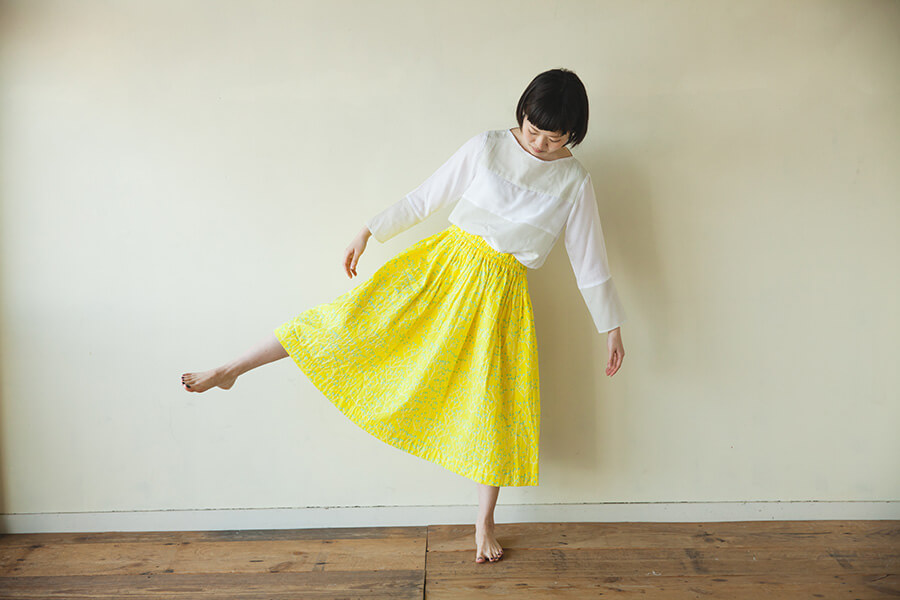 黄色いモコモコスカート