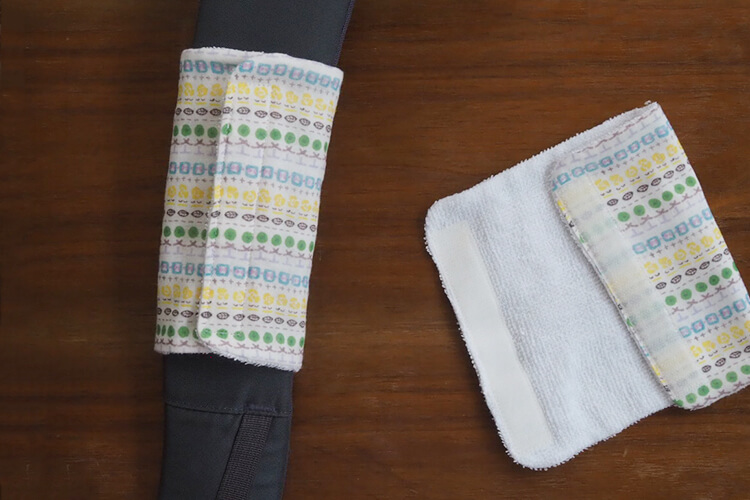 抱っこひも用よだれカバー（サッキングパッド）の作り方【定規なしで簡単に型紙作れます◎】 | nunocoto fabric