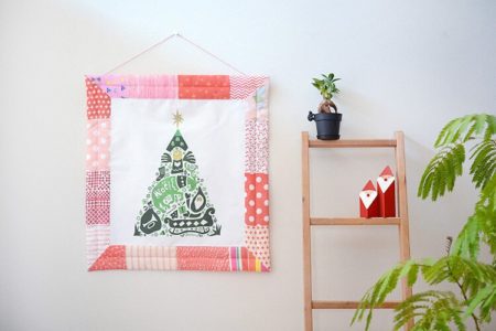 パッチワークでタペストリーの額縁を飾りましょ♪【パッチワークキルト】