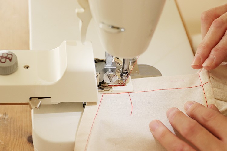 【ホームソーイング型紙シリーズNo.66】フロントギャザーブラウス　作り方