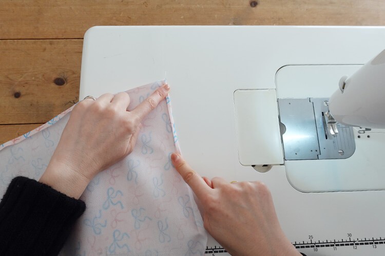 基本のハンカチの作り方