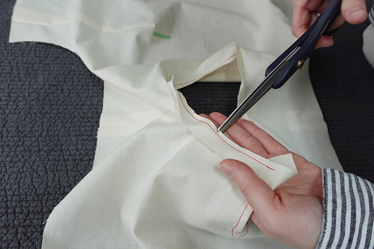 【ホームソーイング型紙シリーズNo.75】ひらりドレープの五分丈プルオーバー 作り方