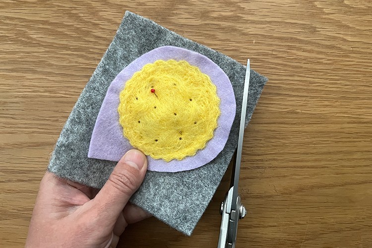 縫わないワッペン　ビスケット