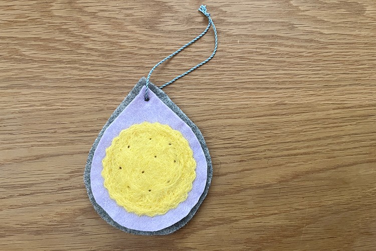 縫わないワッペン　ビスケット