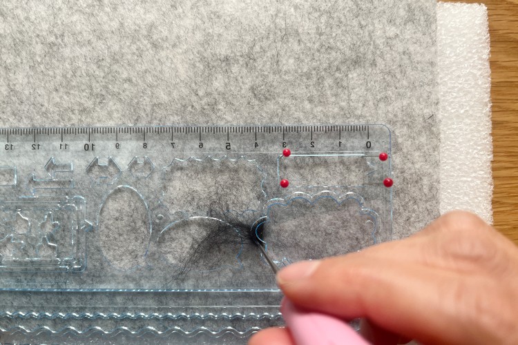 縫わないワッペン　ひつじ