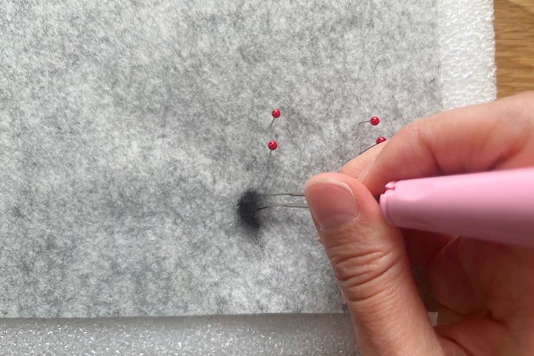 縫わないワッペン　ひつじ