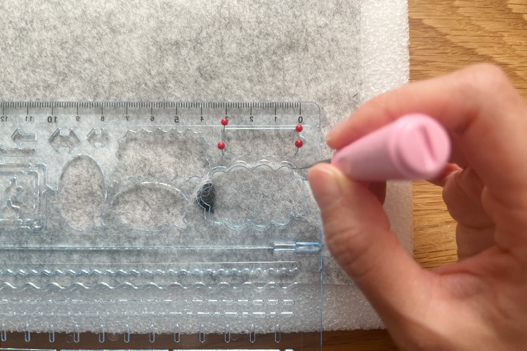 縫わないワッペン　ひつじ