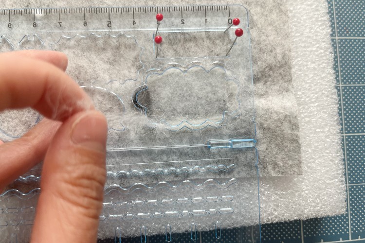 縫わないワッペン　ひつじ