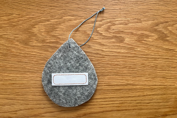 縫わないワッペン　ビスケット