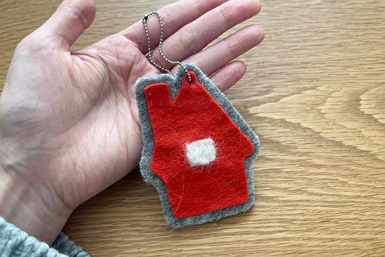 縫わないワッペン　おうち