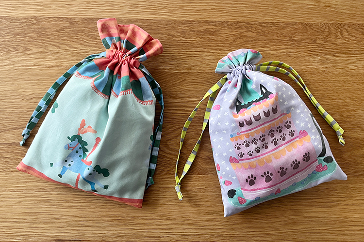 2枚仕立て（裏地つき）のフリル巾着袋