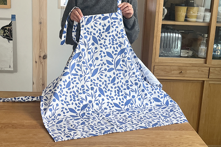 母の日エプロン